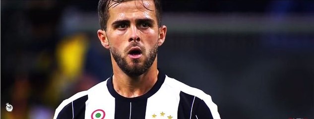 Miralem Pjanić 16-17 • AMAZING Free kicks & Assists