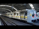 Man tries to commit suicide at Chandni Chowk Metro Station| Oneindia News