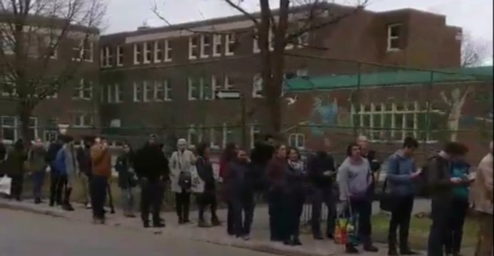 Long Queues in Montreal as French Expats Head to Polls