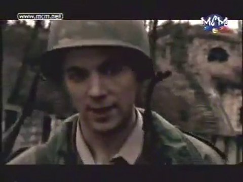 Parce qu'il faut voter mais ne pas oublier. L'histoire est là pour ne pas qu'on reproduise les mêmes erreurs.