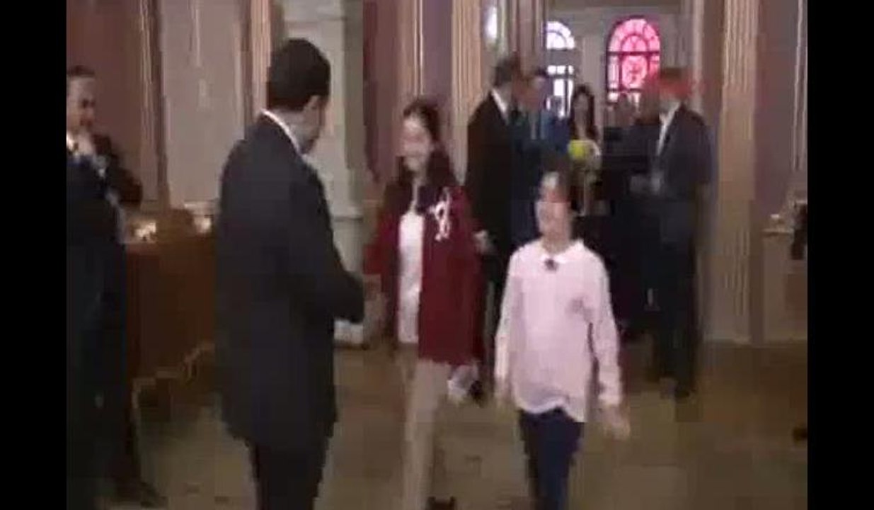 Vali Vasip Şahin'den koltuğu kapan 8. sınıf öğrencisinden ders gibi konuşma