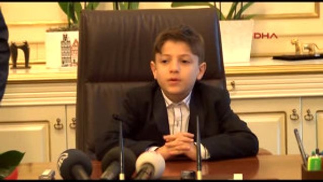 Kadir Topbaş Koltuğunu 15 Temmuz Şehidinin Oğluna Devretti