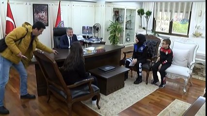 Emniyet Müdürü Çalışkan, Koltuğunu Şehit Çocuğuna Devretti