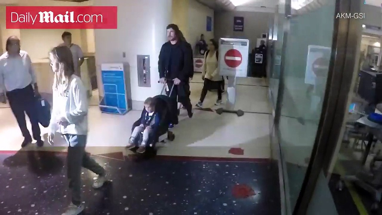 Candid : 20170421-001 LAX