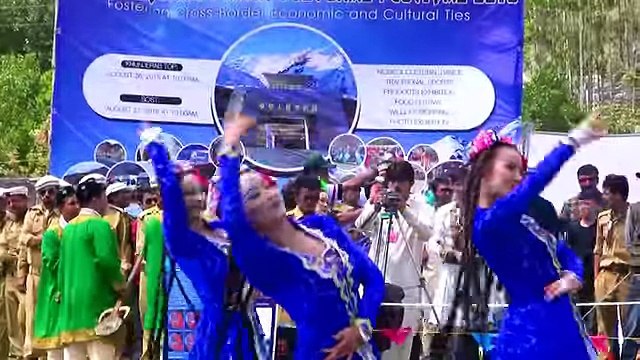 main b pakistan tu bhi pakistan by a chines man| very beautiful song |best national motivational song