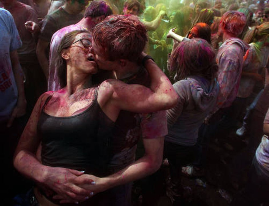 Indian Holi Being Celebrated by Some of Foreigners in Goa in Hot Style