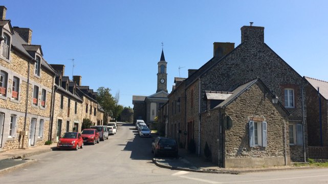 Panneaux d'affichage vides à Lillemer