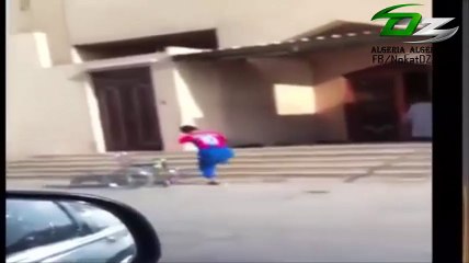 برجل واحدة ولم يصيع صلاة الجماعة  ماشاء الله