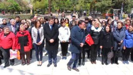 Burdur'da Alternatif Çelenk Töreni