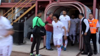 Hatay'da Gazetecilerden Başakşehirli Futbolculara Protesto