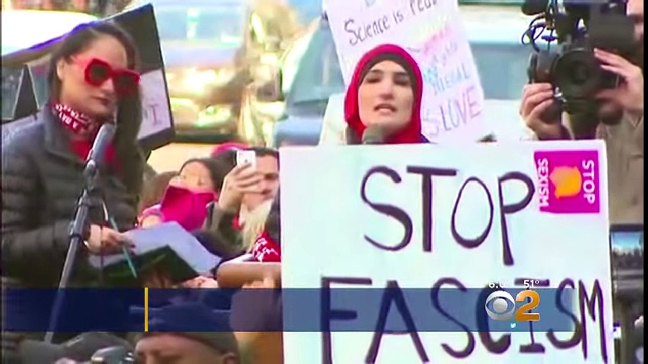 Sharia-lovin’, Israel-hatin’ Linda Sarsour giving commencement speech at public university
