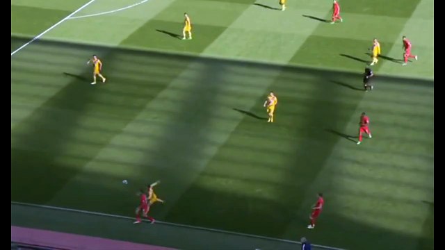 Coutinho Introduces Himself To Some LFC Fans