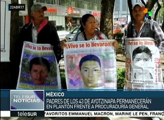 México: padres de los 43 exigen a la PGR verdad y justicia