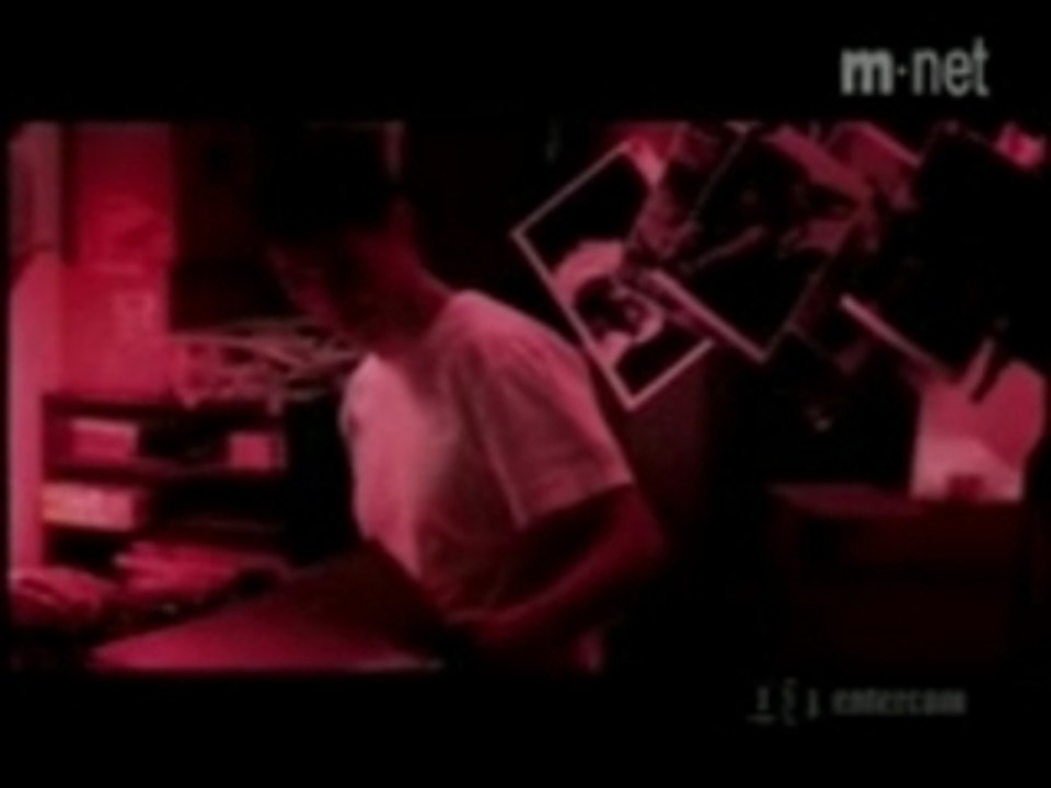 Kiss - Because I'm A Girl (J-Entercom) by Aluxton