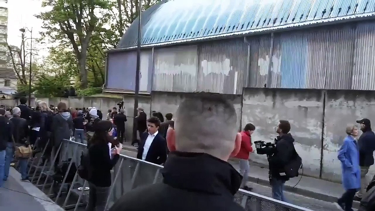 Présidentielle : Ambiance au QG de François Fi...