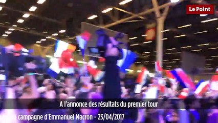 Le public en liesse à l'annonce des résultats au QG d'Emmanuel Macron