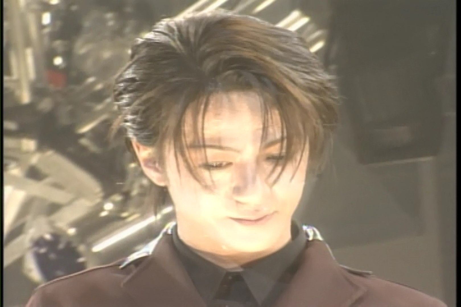 Glay 生きてく強さ Arena Tour 97 At Yoyogidaiichitaikukan Hit The World Hd 3 動画 Dailymotion
