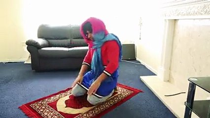 Nasreen praying be like.( begam ny dua nhi mangi)
