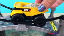 CAT Construction Toy Mighty Machines Build a Train Track - Dump Truck Bulldozer Camion de