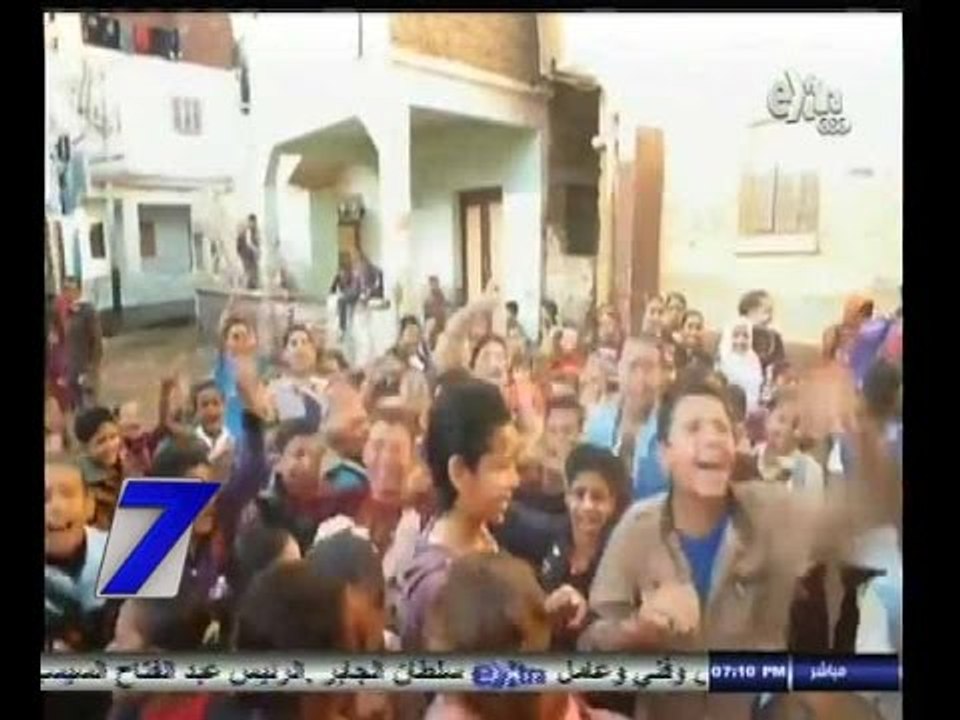 #السابعة | هتاف تلاميذ مدرسة كوم الديبة الابتدائية للمسئولين" عاوزين نتعلم "