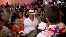 Prefeito mexicano se casa com um crocodilo