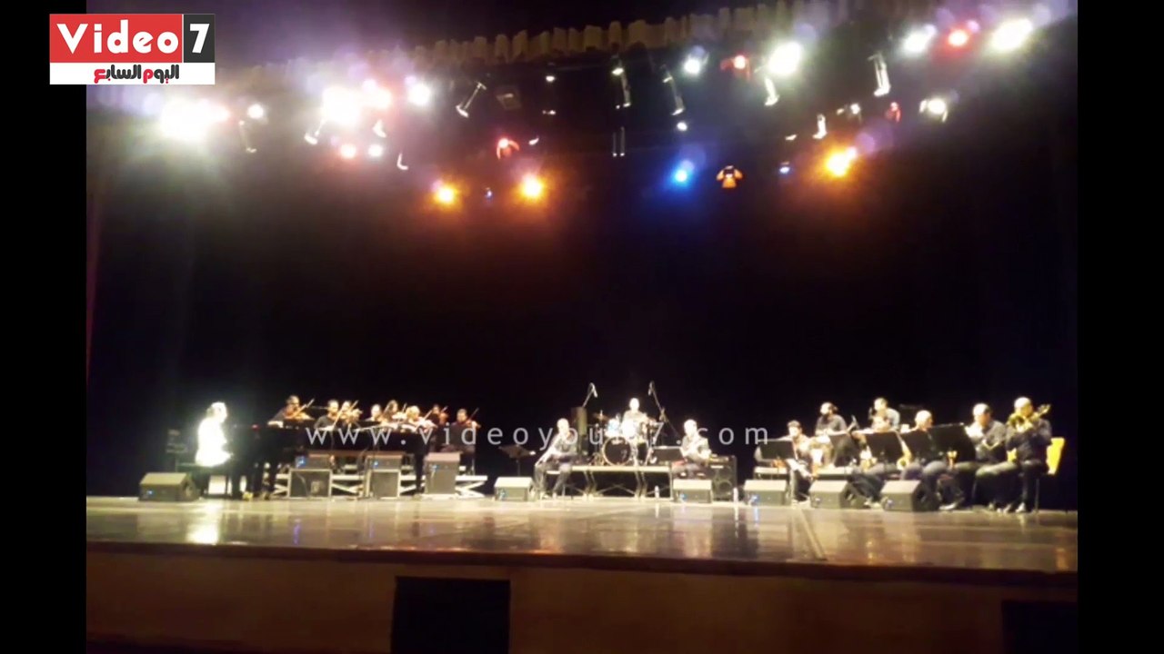 الفنان الأردنى طارق الناصر يتألق بمكتبة الاسكندرية