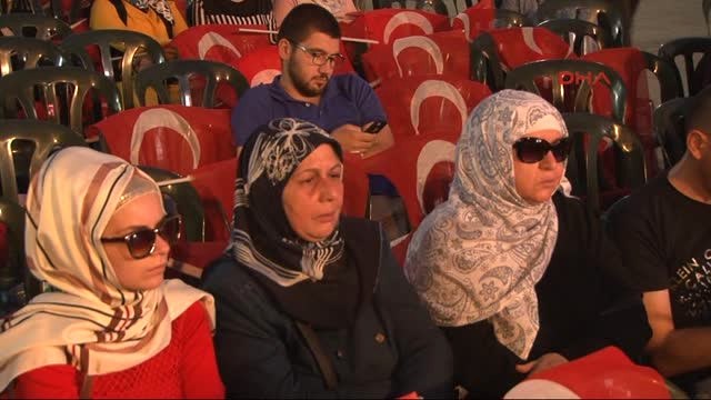 15 Temmuz Gecesi Cumhurbaşkanına Teslim Edilmek Üzere 41 Şehit Yakını ve Gaziye Türk Bayrağı Verildi