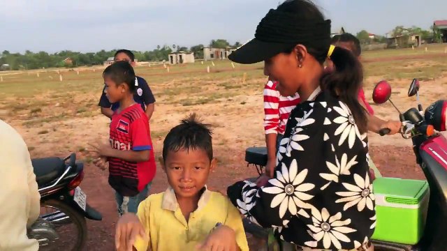 Best Video Fishing - Cambodian People Fishing Using Cast Net - Cambodian Traditional Fishi