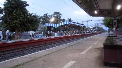 Ex - ASN WAP-6 thunders at 100+ KMPH with Shipra Express