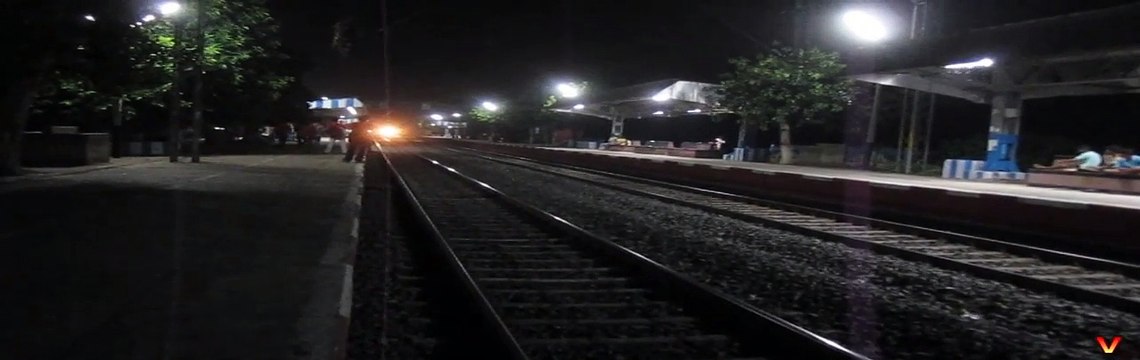 Sore Throat GZB WAP-7 blasts with 24 Coach HWH- NDLS Superfast !!!