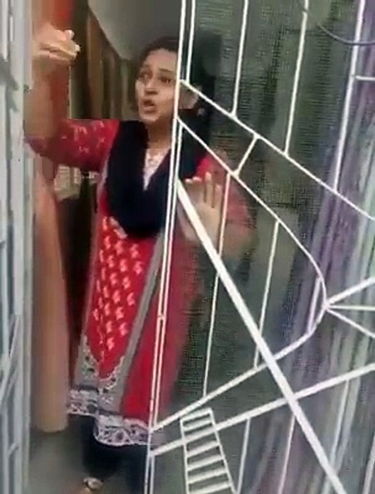 میں_نے_کہہ_دیا_بل_نہیں_بھروں_گی_نہیں_بھروں_گی....