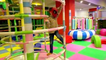 Fun Indoor playground Little boy Spiderman Playing with Anna Frozen in real life - Disney