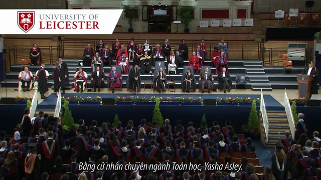 Thần đồng 15 tuổi tốt nghiệp đại học hạng ưu ở Anh