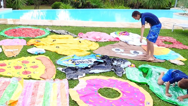 THE FLOOR IS LAVA CHALLENGE - LE SOL C'EST DE LA LAVE ! SUR DES GONFLABLES DÉGONFLÉS !