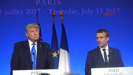 Macron, Trump'ı Elysee Sarayı'nda Ağırladı