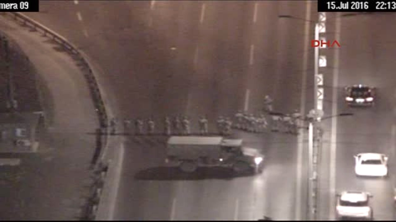 15 Temmuz Gecesi 15 Temmuz Şehitler Köprüsü'nde Yaşananların Ilk Kez Yayınlanan Görüntüleri