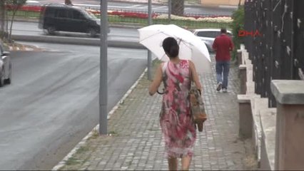 Saat 10.00.. Istanbul'da Gündüz Geceye Döndü; Yağmur Başladı