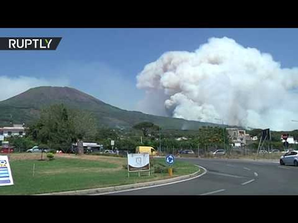 ‘Looks like eruption’: Multiple fires on Vesuvius Volcano prompt evacuation