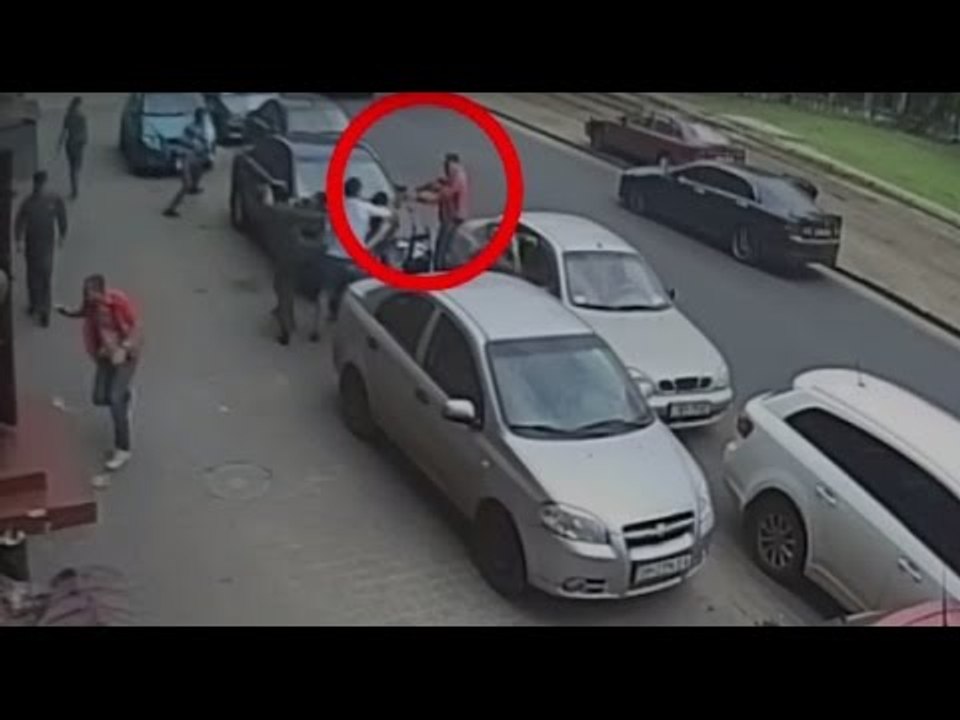 RAW: Ukraine journalists brutally assaulted with shotgun & fists in Odessa