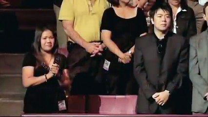 16 Years Old Girl Sing in Celine Dion Concert and Owned The Crowd !!! Incredible !!!