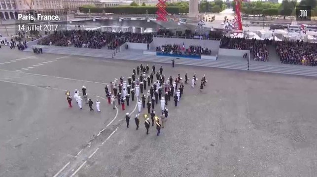 14-Juillet : la fanfare reprend Daft Punk sous les yeux amusés de Macron et médusés de Trump