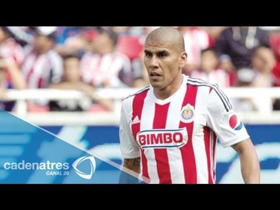 Carlos Salcido, de Chivas, frustrado por lesión