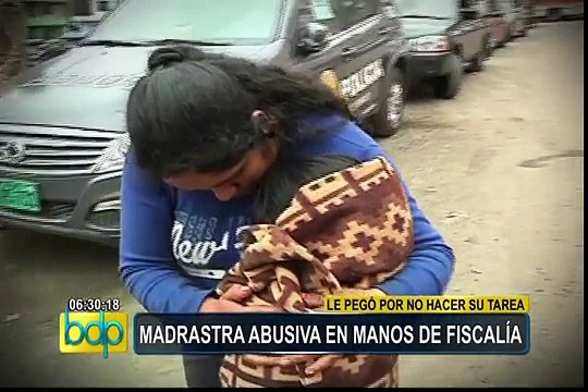 Madrastra que golpeó salvajemente a menor se encuentra en la Fiscalía