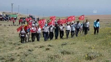 Fetö'nün Darbe Girişiminde Şehit Düşenler Için Süphan Dağı'na Yürüyüş Düzenlendi