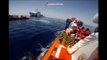 Guarda costeira italiana resgata crianças migrantes que tentavam chegar à Itália