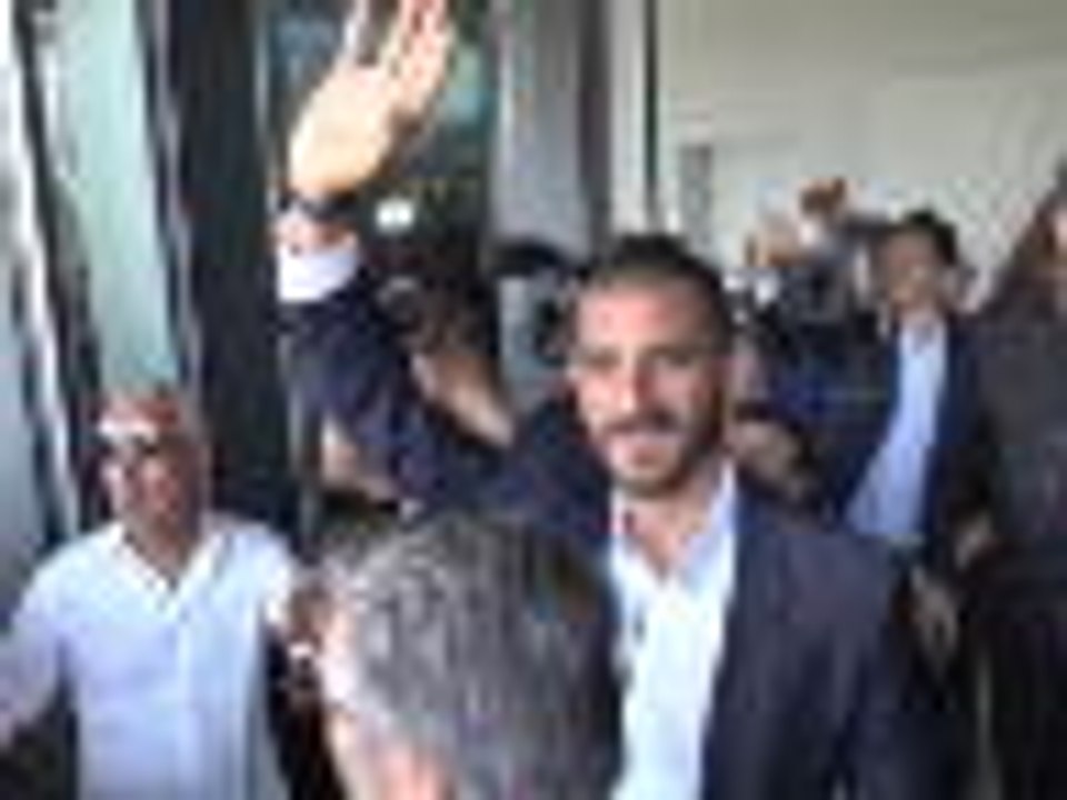 Bonucci given hero's welcome by Milan fans