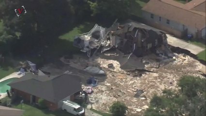 This Florida Sinkhole is Swallowing Neighbors' Homes and It's Growing