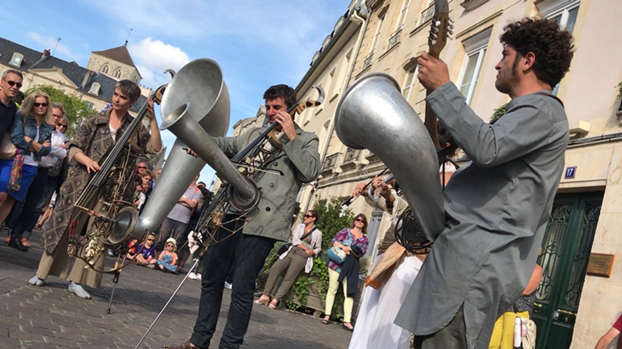 La Fausse compagnie joue la corde sensible à Caen