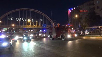 Şanlıurfa Iki Otomobile Çarpan Kamyon Kaçtı: 4 Yaralı