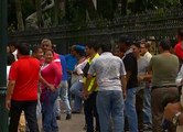 Tres personas retenidas en una manifestación en el centro de Guayaquil entre informales y taxistas